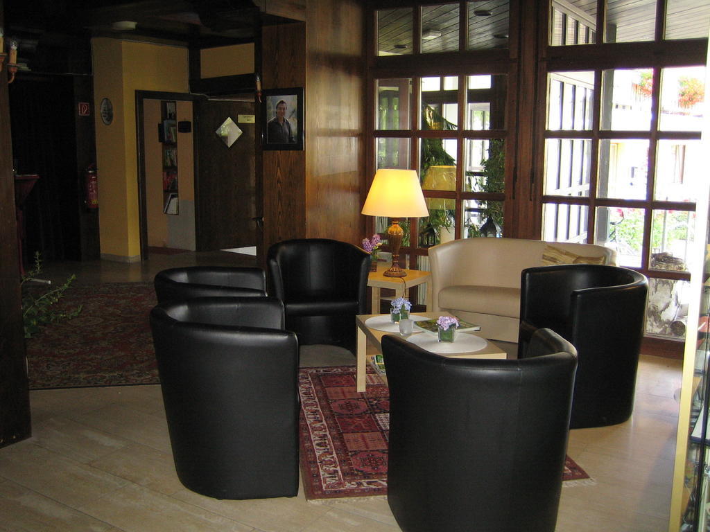 Landhotel Weinhaus Treis Weinähr Εξωτερικό φωτογραφία